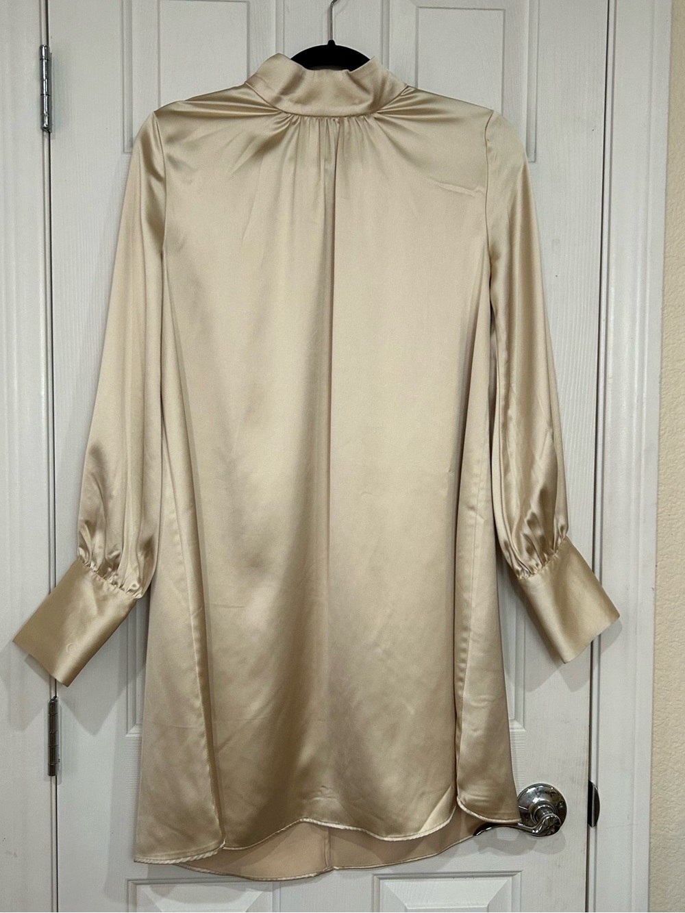 H&M Champagne Satin Mock Neck Long Sleeve Shift Dress – Size Small
